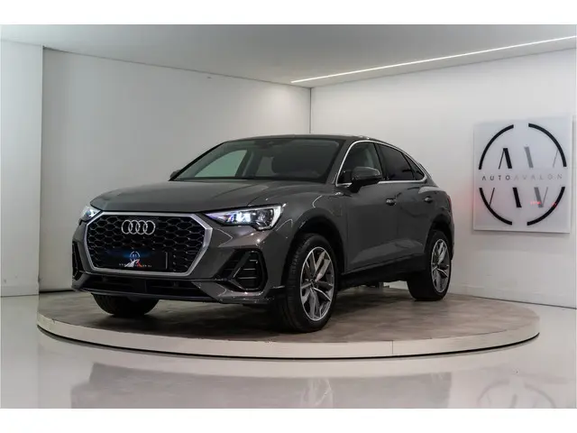 Audi Q3 Sportback 45 TFSI e Business Edition 245PK | Chronos | Carplay | Dodehoek | Stoelverw. | Gar...