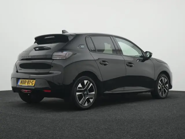 Peugeot e-208 Allure 51 kWh | Carplay | Private lease 489 pm