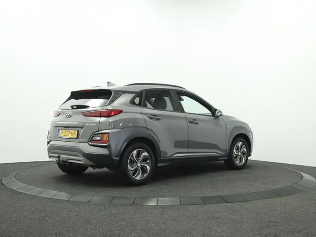 Hyundai Kona Hyundai Kona 1.6 GDI HEV Fashion | Trekhaak | HUD | Navigatie | Camera