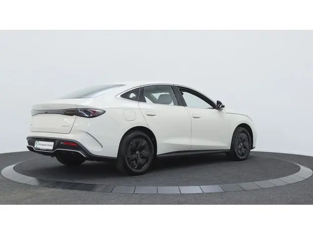 BYD SEAL