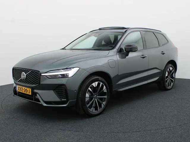 Volvo XC60 2.0 T8 Plug-in hybrid AWD Plus Dark | Trekhaak | Panodak | Dode Hoek | 360 Camera | Harma...