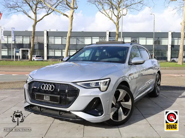 Audi e-tron Sportback 55 quattro S-Line 95 kWh Panodak | Vol Leer | B&O | Memory | Keyless | Camera...