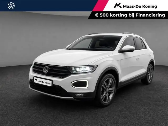 Volkswagen T-Roc 1.5 TSI 150pk DSG Sport · Camera · Trekhaak · Navigatie · Stoelverwarming · 18'' In...