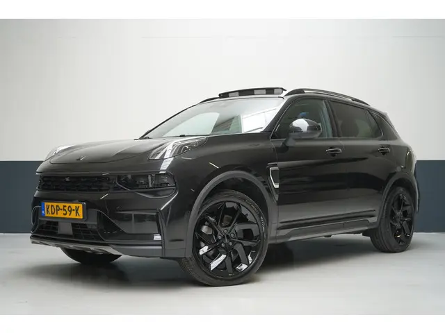 Lynk & Co 01 1.5 | Zwart optiek | Panoramadak | Navigatie | Memory | Apple CarPlay