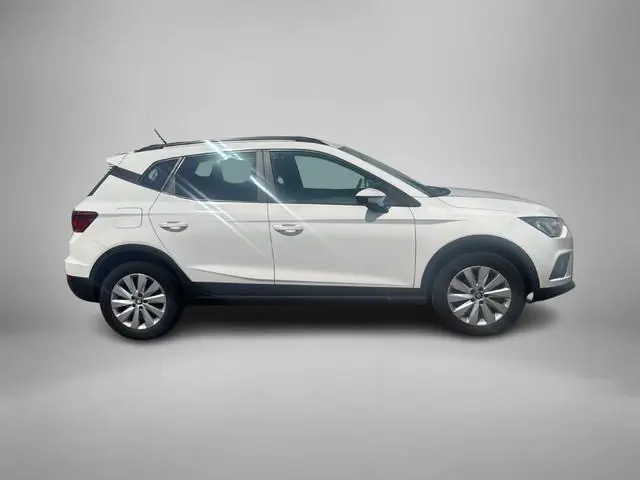 SEAT Arona 1.0 TSI 115pk DSG Style Business Intense · Camera · Trekhaak · Keyless · Cruise Control ·...