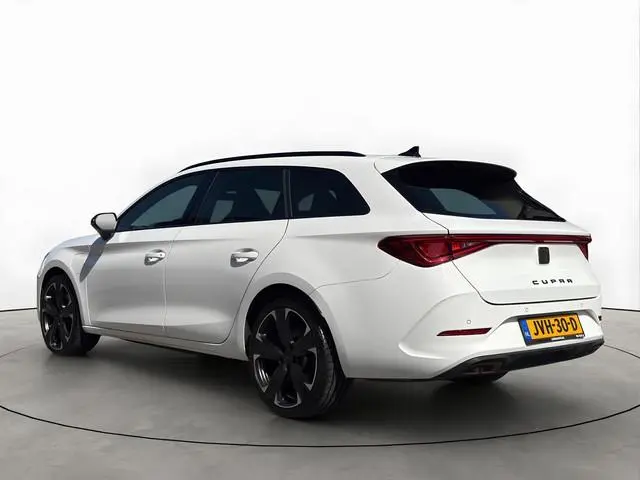 CUPRA Leon Sportstourer 1.4 e-Hybrid 245PK VZ 19'' Sfeerverlichting