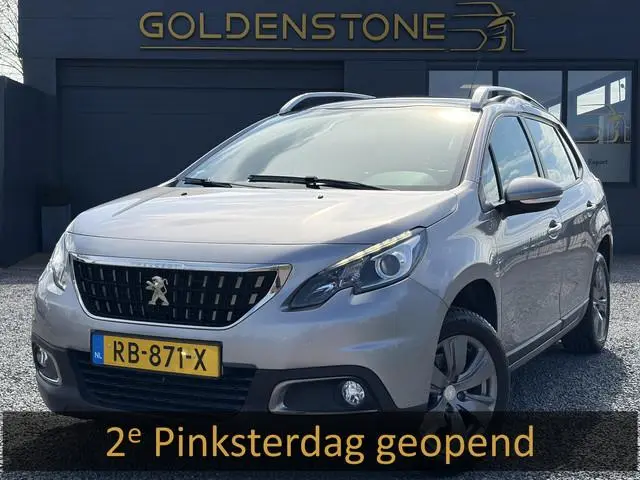 Peugeot 2008 1.2 PureTech Blue Lion 2e Eigenaar,Pano,Navi,Trekhaak,110pk,Dealer Onderhouden,Airco,Cr...