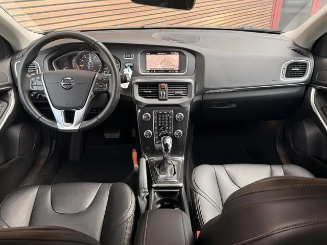 Volvo V40 Cross Country 1.5 T3 Polar+ Luxury