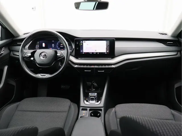 ŠKODA Octavia Combi 1.0 e-TSI Business Edition/ automaat/ trekhaak!