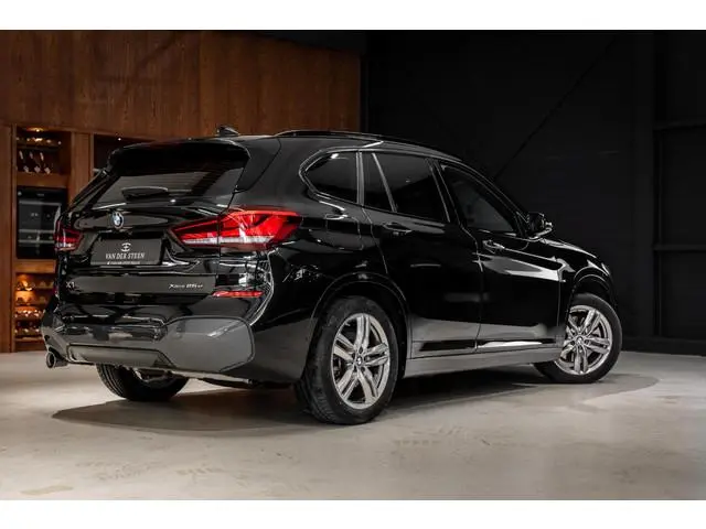 BMW X1 xDrive25e High Executive M Sport | Leder | Afn. Trekhaak l SOH 92%