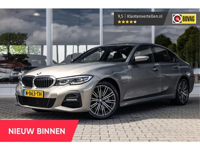 BMW 3-serie 330e High Executive M-sport | Leder | Camera