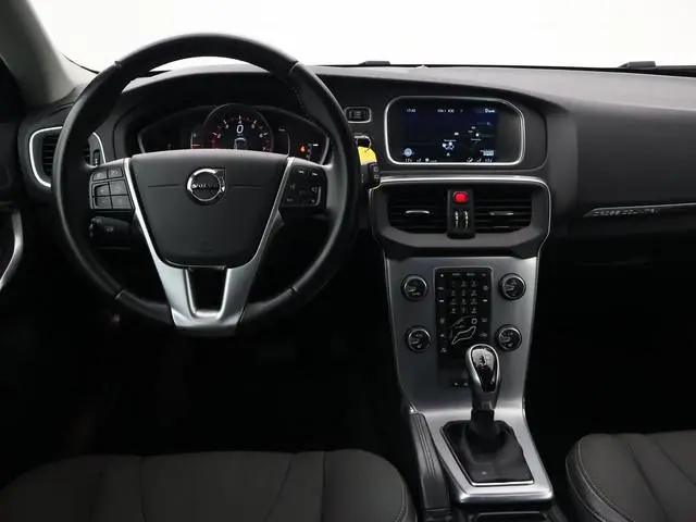 Volvo V40 Cross Country 1.5 T3 NORDIC+ 152 PK AUT. *DEALER ONDERHOUDEN* + LED | STOELVERW. | NAVIGAT...