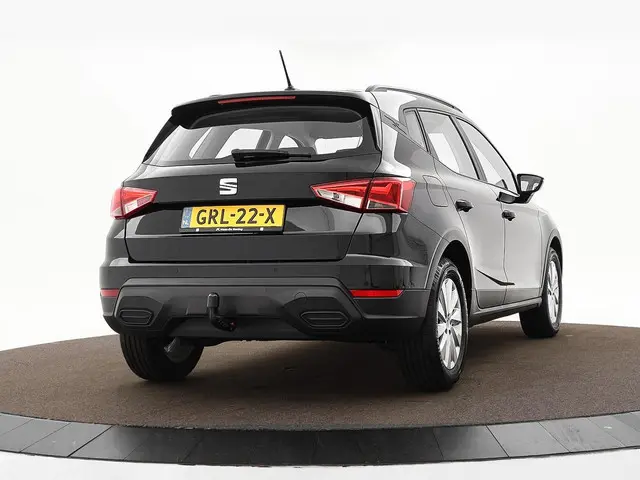 SEAT Arona 1.0 95pk EcoTSI Reference · Apple/Android Car Play · Trekhaak · P-Sensoren · Cruise Contr...