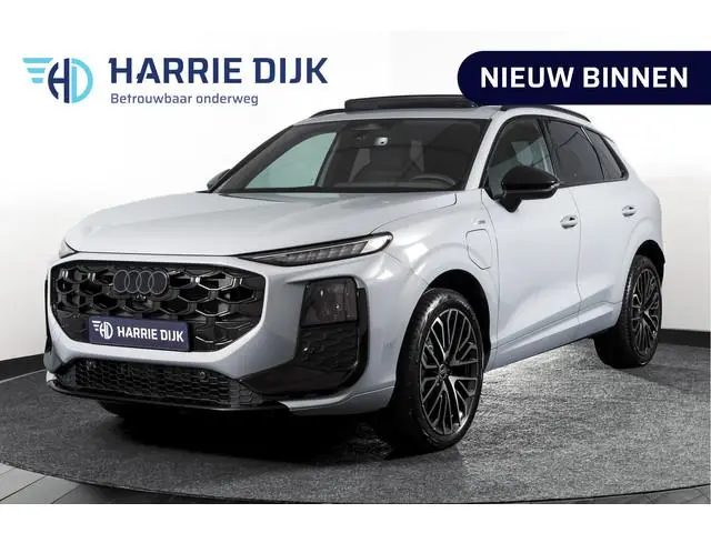 Audi Q3 1.5 e-hybrid 272 PK S edition | S/K-Panodak | Elek. Trekhaak | Tech Pack Plus | Adapt. Cruis...