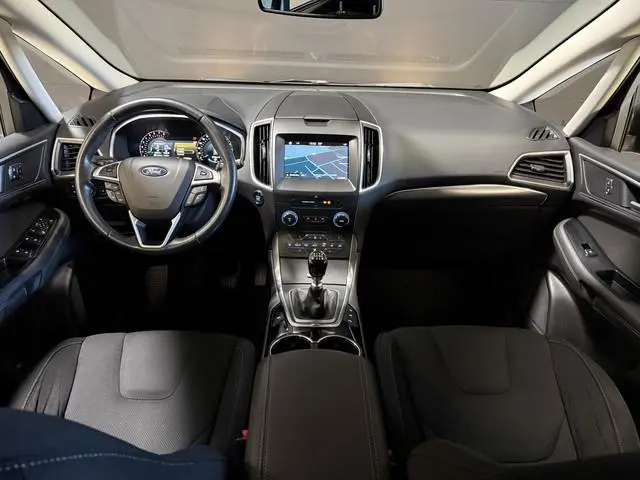 Ford S-Max 1.5 Titanium 7p. | Stoel/stuur verwarming | Trekhaak | Apple Carplay