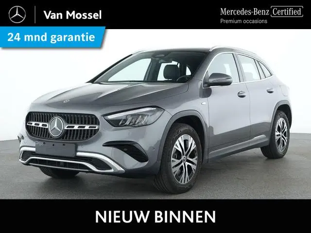 Mercedes-Benz GLA-klasse 250 e Business Solution Luxury / Stoelverwarming / Achteruitrijcamera / Dis...