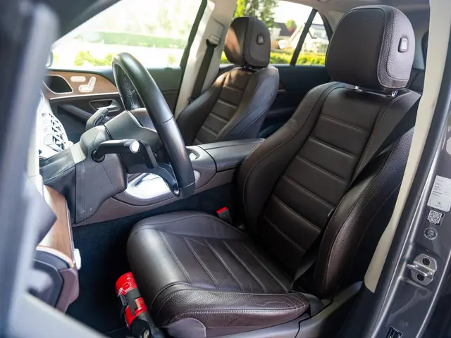 Mercedes-Benz GLE-klasse 350 de 4MATIC AMG-Line Premium BTW | Hybride | Panodak | Afn. Trekhaak | Ri...