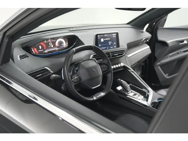 Peugeot 3008 PureTech 130 EAT8 GT Line | Trekhaak | Apple Carplay | Dodehoekdetectie | Apple Carplay