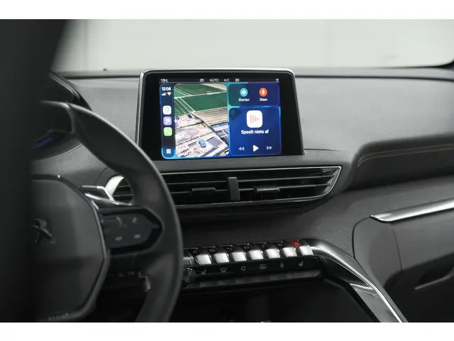 Peugeot 3008 PureTech 130 EAT8 GT Line | Trekhaak | Apple Carplay | Dodehoekdetectie | Apple Carplay
