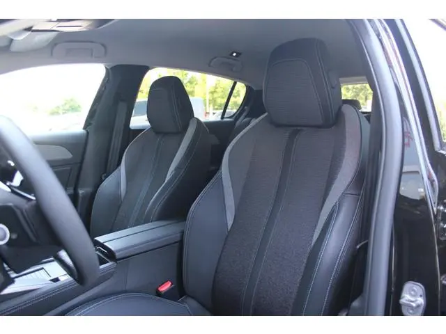 Peugeot 308 1.2 130PK AUTOMAAT ALLURE PACK BUSINESS | NAVIGATIE | DRAADLOZE APPLE CARPLAY/ANDROID AU...
