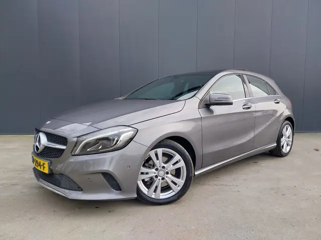 Mercedes-Benz A-klasse 180 AUTOMAAT Ambition PANO DAK HALF LEER CRUISE NAVI ECC