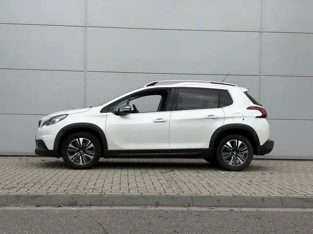 Peugeot 2008 1.2 PureTech Allure | Automaat | Camera | Navigatie | Climate control