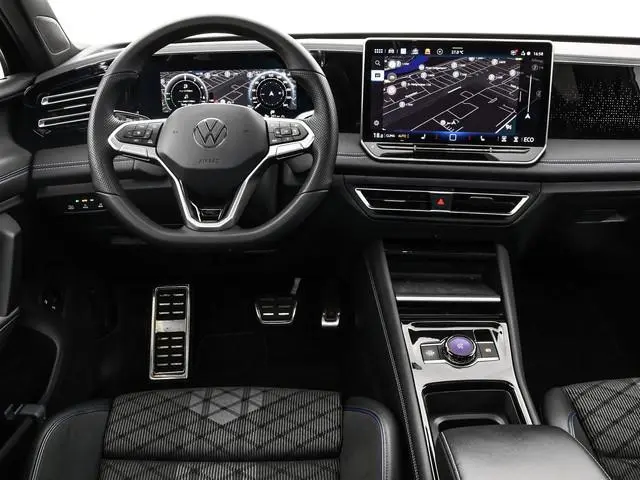 Volkswagen Tiguan 1.5 eHybrid 272pk DSG R-Line Business · Trekhaak · Panoramadak · Dodehoeksensoren...