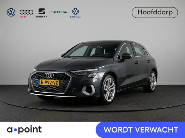 Audi A3 Sportback 40 TFSI e Business edition 204 pk S-tronic | Navigatie | Parkeersensoren (Park ass...