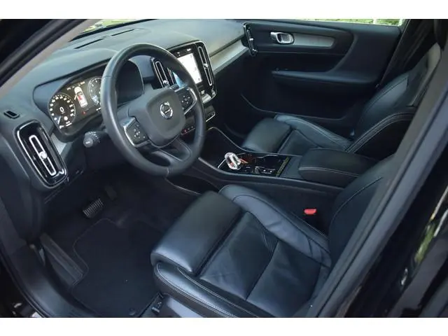 Volvo XC40 1.5 T2 Inscription CARPLAY|LEDER|TREKHAAK|NAVIGATI