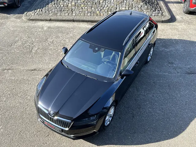 ŠKODA Superb 1.4 TSI iV Sportline PHEV 1e EIGENAAR VIRTUAL COCKPIT ADAPT CRUISE 360 CAMERA MEMORY ST...