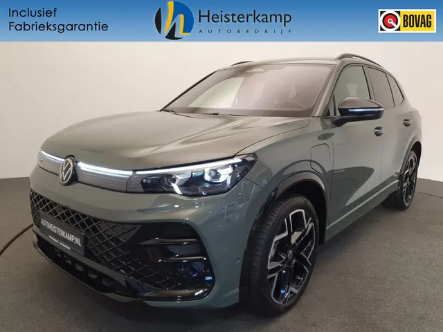 Volkswagen Tiguan 1.5 eHybrid 204pk DSG/AUT R-Line Wegklapbare trekhaak, 360 camera, Matrix