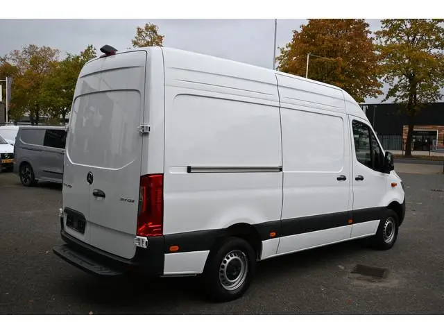 Mercedes-Benz Sprinter 317 CDI L2H2 Pro LED, Geveerde stoel, Navigatie met camera