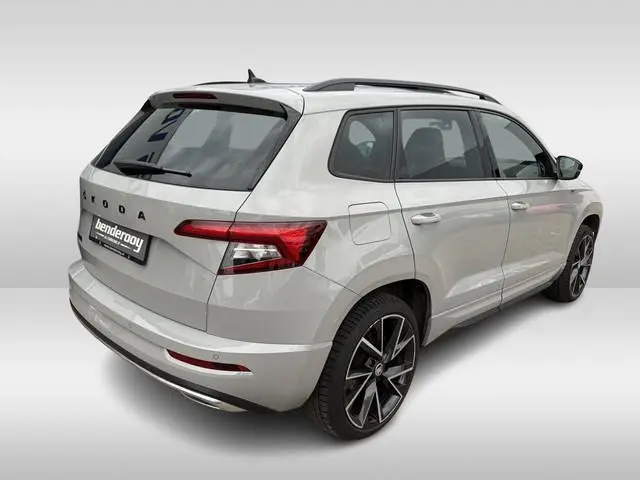 ŠKODA Karoq 1.5 TSI 150pk ACT DSG Sportline | Pano dak