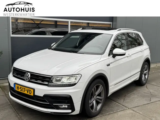 Volkswagen Tiguan 1.5 TSI 130pk H6 Comfortline Business R-line Panoramadak Trekhaak Massage Stoel St...