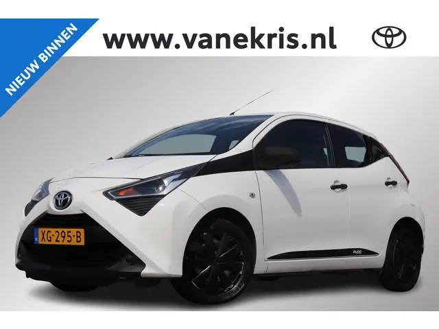 Toyota Aygo 1.0 VVT-i x-fun, Airco, Bluetooth, Zwarte accenten!