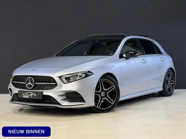 Mercedes-Benz A-klasse 180 Business Solution AMG | Panoramadak | Camera | Carplay | Stoelverwarming