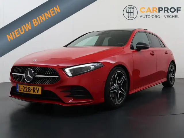 Mercedes-Benz A-klasse 200 Business Solution AMG Styling Panoramadak HUD Burmester Camera Sfeerverli...