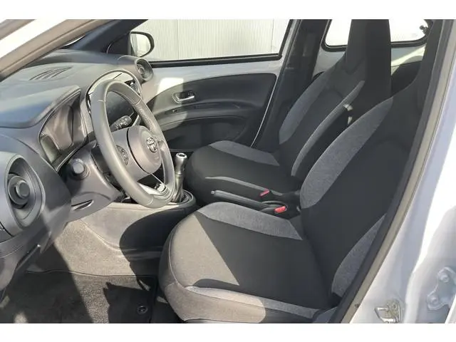 Toyota Aygo X 1.0 VVT-i MT Play | camera achter| Apple Carplay