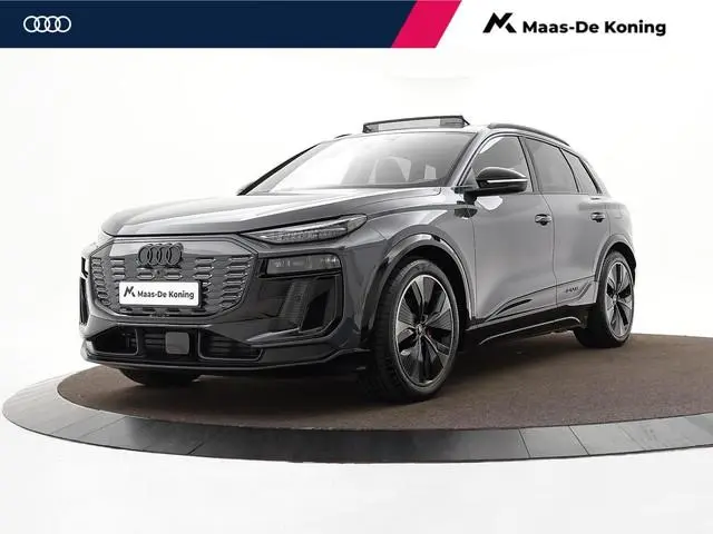 Audi Q6 e-tron 252pk S edition 83 kWh · SOH 97,5% · Panoramadak · Leder · 360 Camera · Luchtvering ·...