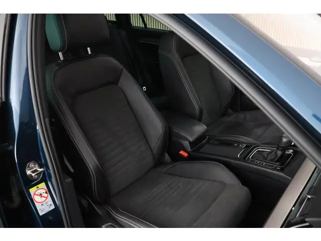 Volkswagen Passat Variant 1.5 TSI 150pk DSG R-Line Business + Keyless Panoramadak 360Camera Stoelver...
