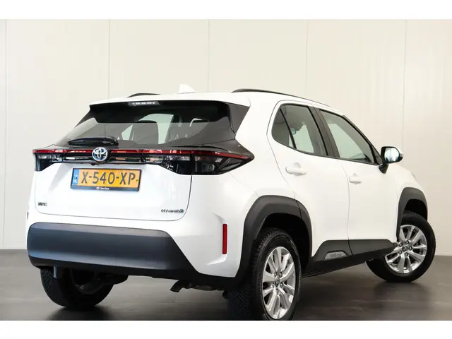 Toyota Yaris Cross 1.5 Hybrid Active, All Season banden