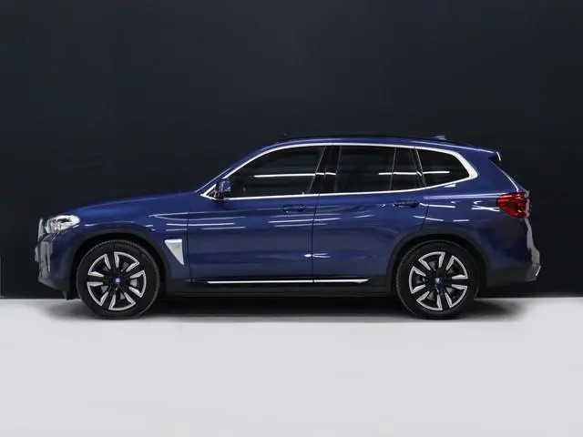 BMW iX3 Executive 80 kWh [SCHUIFKANTELDAK, ADAPTIVE CRUISE, MEMORY, APPLE CARPLAY, ANDROID, CAMERA,...
