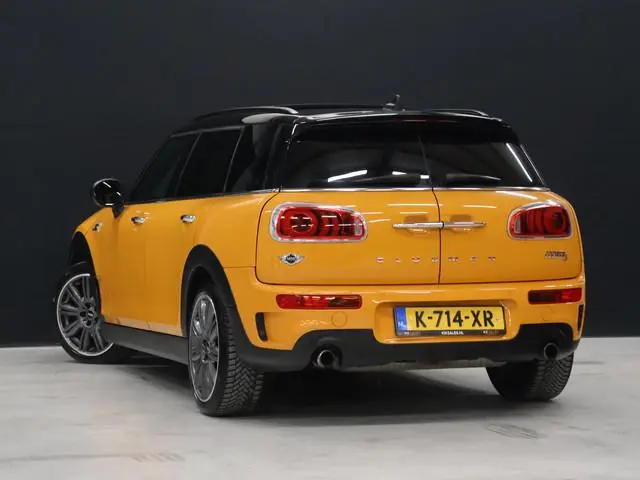 MINI Clubman 2.0 Cooper S Chili Serious Business [SCHUIFKANTELDAK, TREKHAAK AFNEEMBAAR, HARMAN/KARDO...