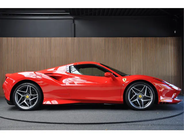 Ferrari F8 Spider