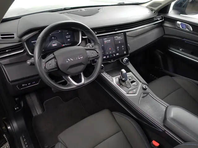 Lynk & Co 01 1.5 BTW Auto, Trekhaak, Panoramadak, 360 Camera, Infinity Audio, Memory Seats, Virtual...