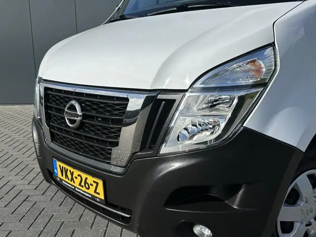 Nissan NV400