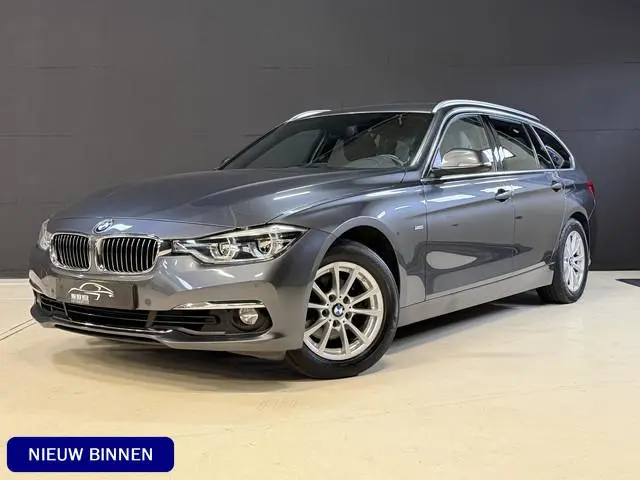 BMW 3-serie Touring 318i High Executive Automaat | Leder | Stoelverwarming | Full LED | Navi | PDC V...
