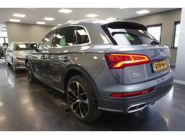 Audi Q5 55 TFSI e 367PK  quattro S-Line SOH 90% 21''Velgen Matrix Camera
