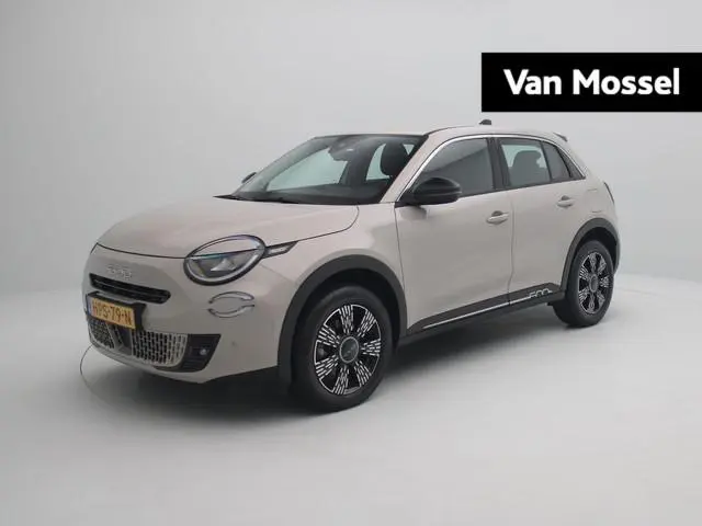 Fiat 600 1.2 Hybrid Urban Camera | Navigatie | Climate control | 17" Lichtmetalen velgen