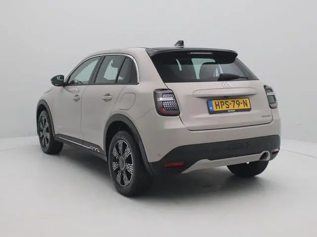 Fiat 600 1.2 Hybrid Urban Camera | Navigatie | Climate control | 17" Lichtmetalen velgen